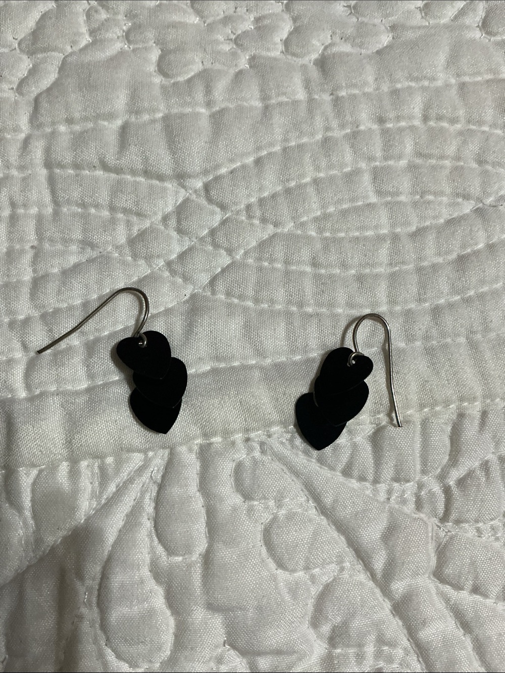 Black Heart Drop Earrings - Minimal Women's Jewelry